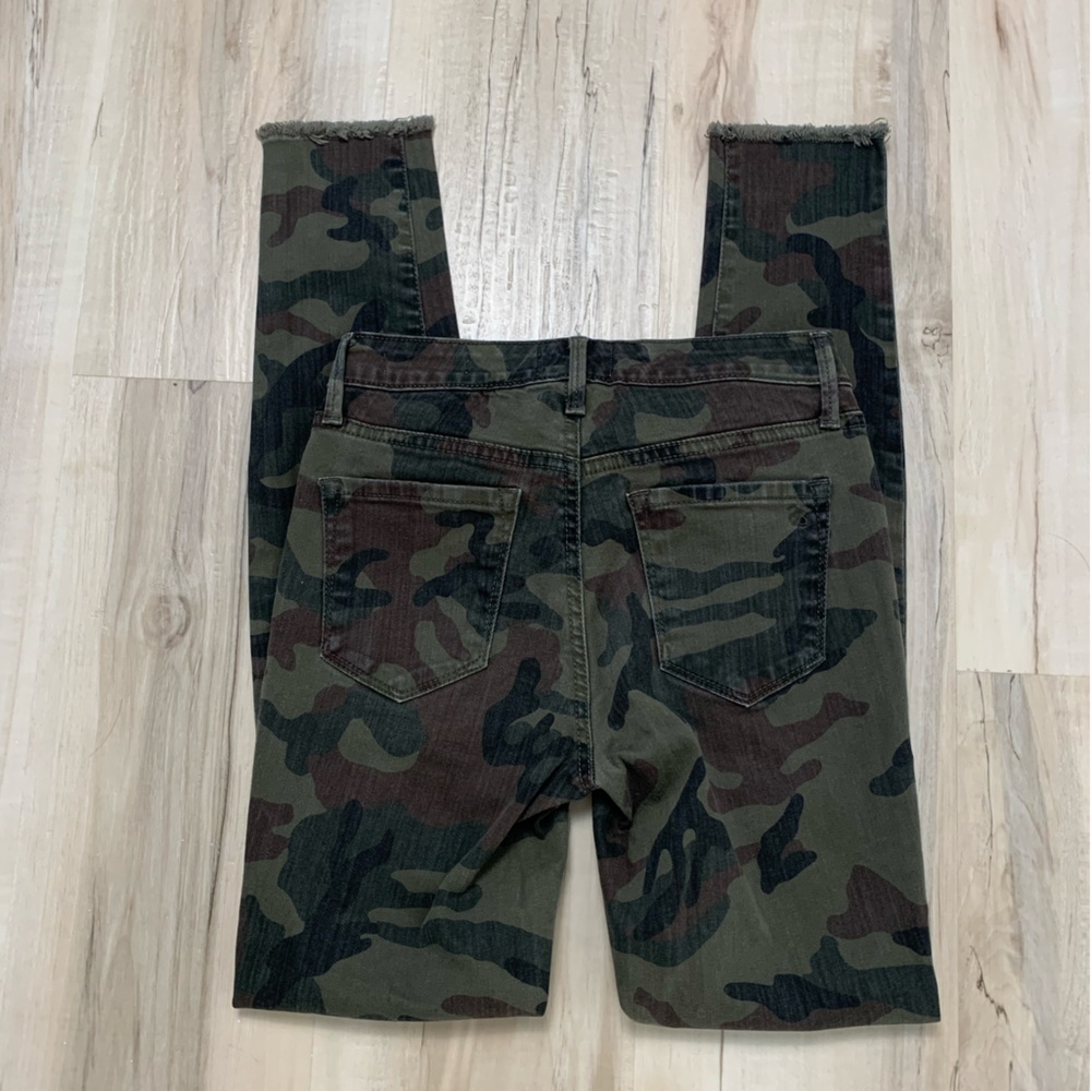 Jessica Simpson Camo Pant - Size 24 - Picture 2 of 6